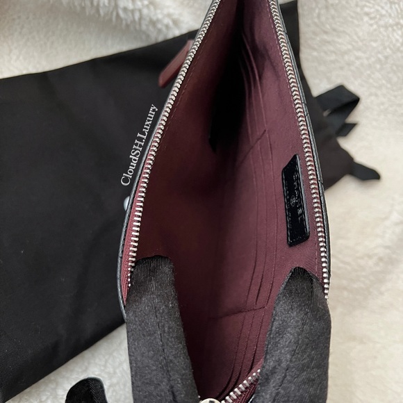 ❌❌Classic Quilted CC Logo Black Caviar Double Zip Case w/ Silver Hardware - Picture 6 of 13